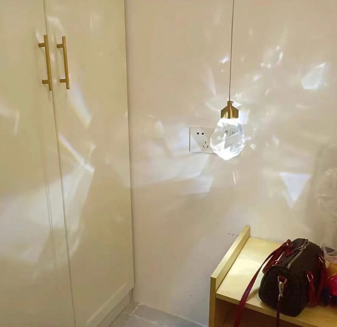 Lyra Crystal Chandelier With Diamond Inspired Elegance