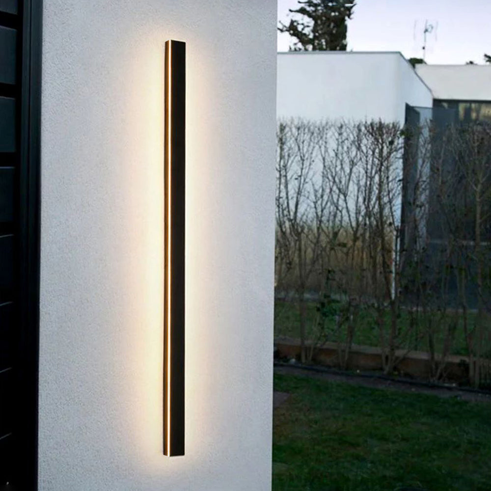Dimmable IP65 LED Outdoor Wall Light in Minimalist Metal and Acrylic