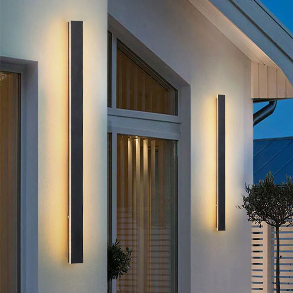 Dimmable IP65 LED Outdoor Wall Light in Minimalist Metal and Acrylic
