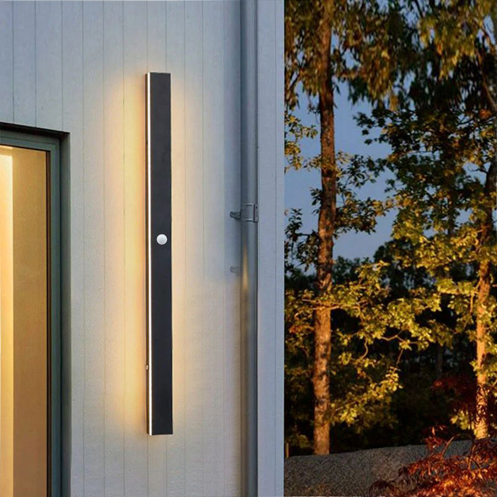Dimmable IP65 LED Outdoor Wall Light in Minimalist Metal and Acrylic