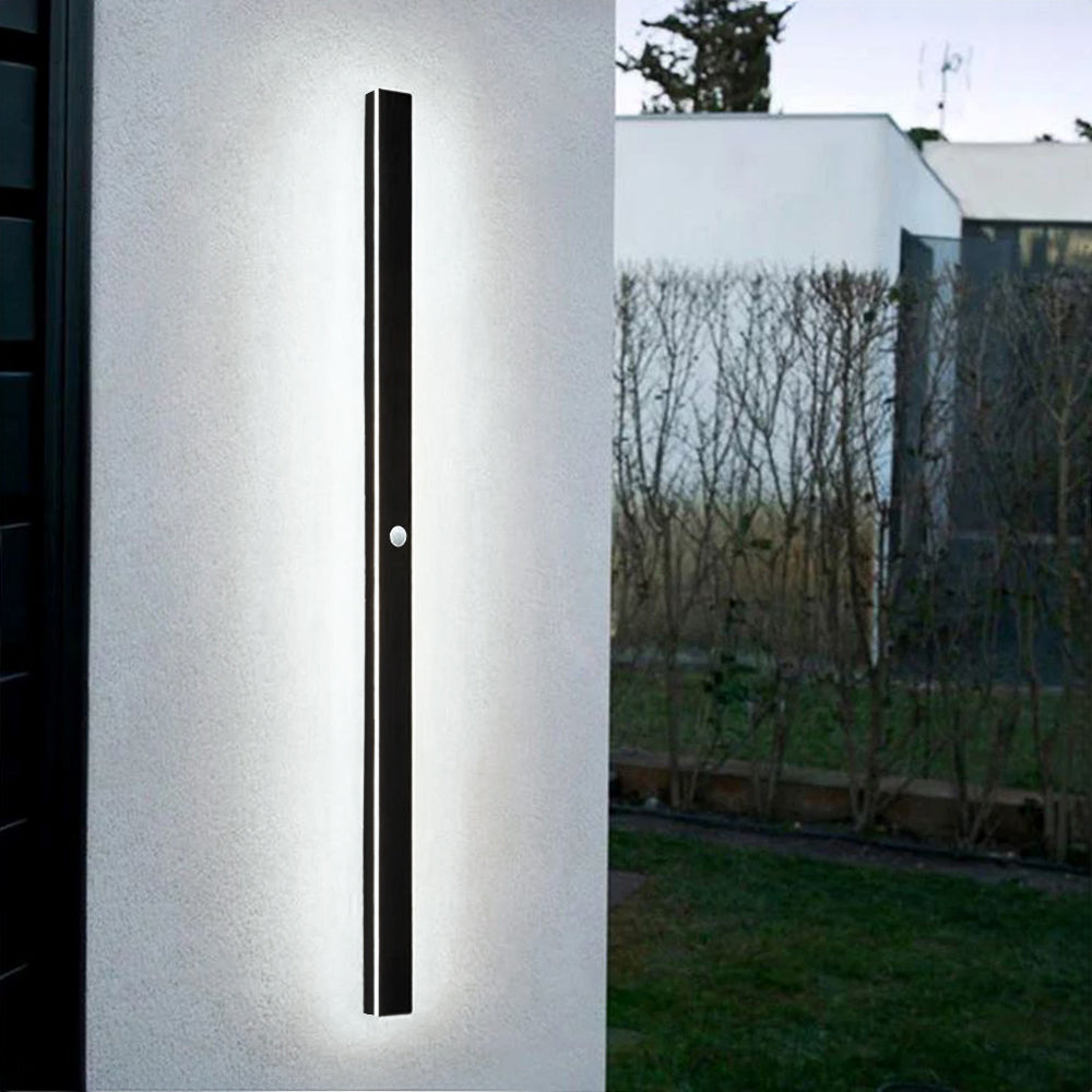 Dimmable IP65 LED Outdoor Wall Light in Minimalist Metal and Acrylic